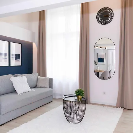 Luxury Centre Loft 아파트